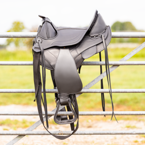 EDIX Tequiro treeless Western saddle