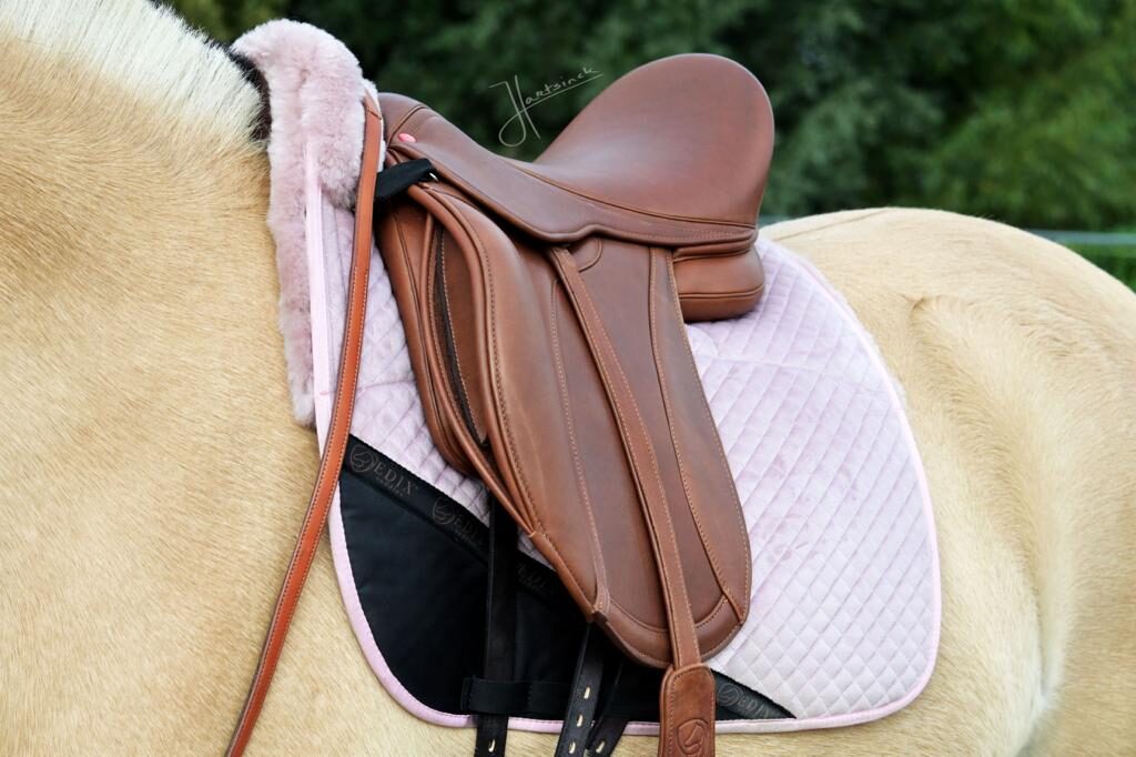 1.1900.12 EDIX Tudor DR saddle 3