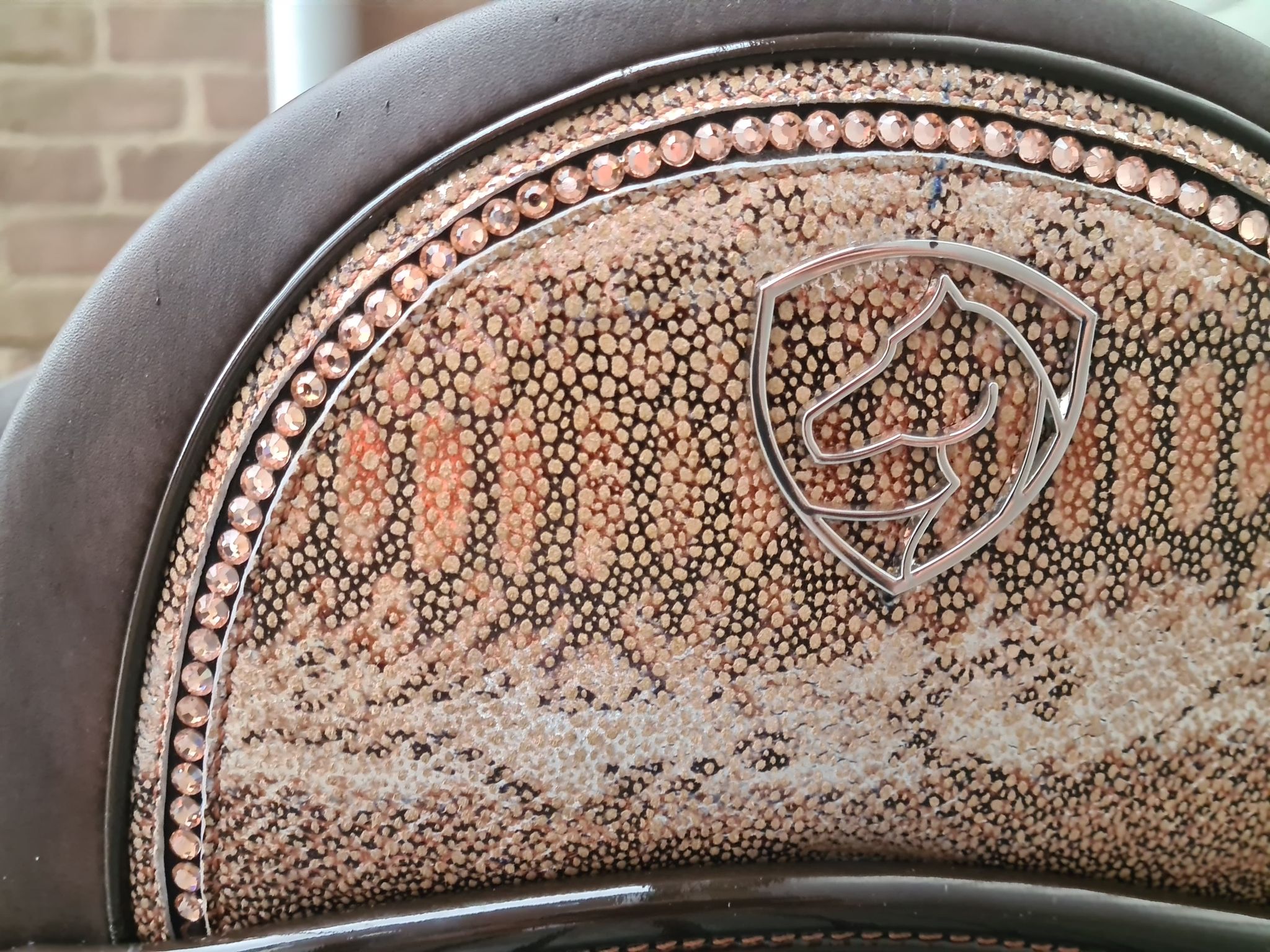 EDIX Attitude cantle met glitter slangenleer en roségouden details